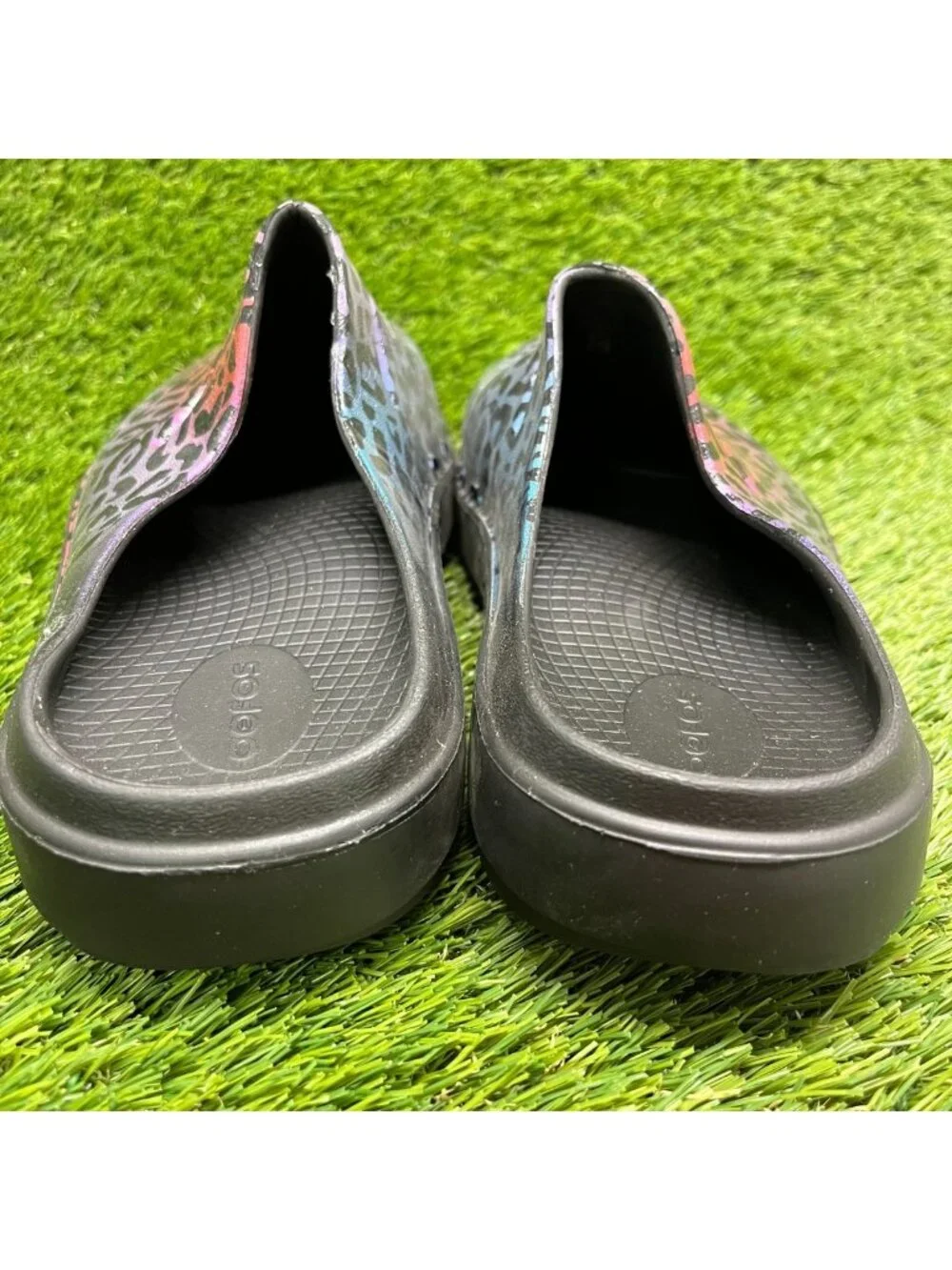OOfos OOcloog Limited Clog Mens Size 9 Purple Black Beach Recovery Slide Sandals